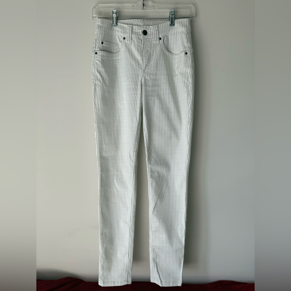 Woman’s Striped White Pants